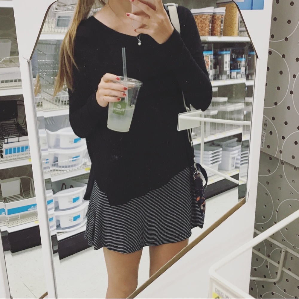 Meet The Posher 🌸🛍👋🏻 - Picture 3 of 8
